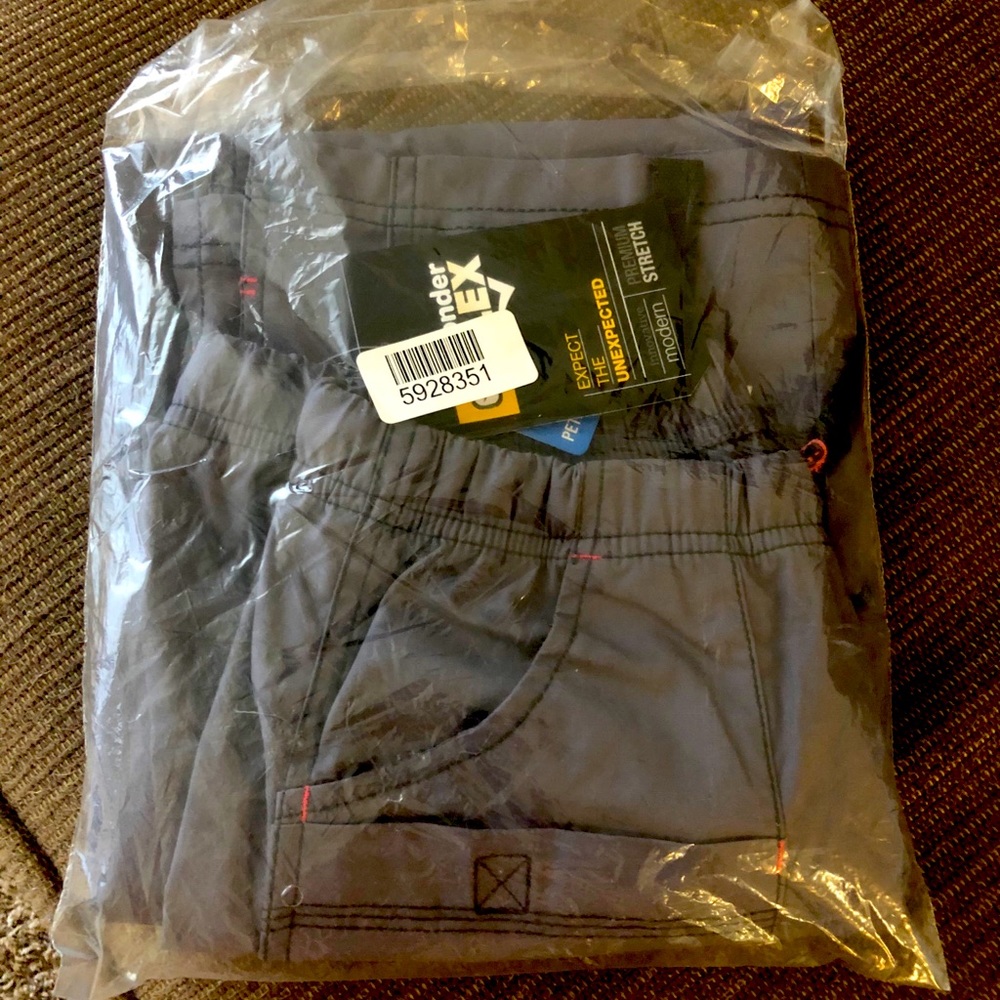 WonderFlex Multi-Pocket Cargo Scrub Pant, Petite